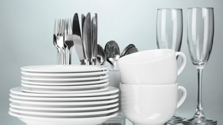 Απλοί τρόποι για να κάνετε τα μαγειρικά σκεύη να λάμπουν