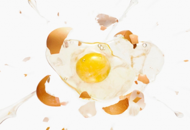 Αφαίρεση λεκέδων από αυγό