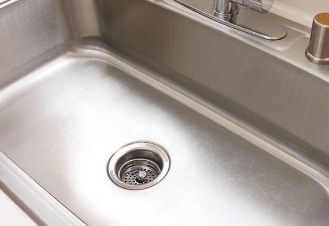 Εύκολος και γρήγορος καθαρισμός του νεροχύτη