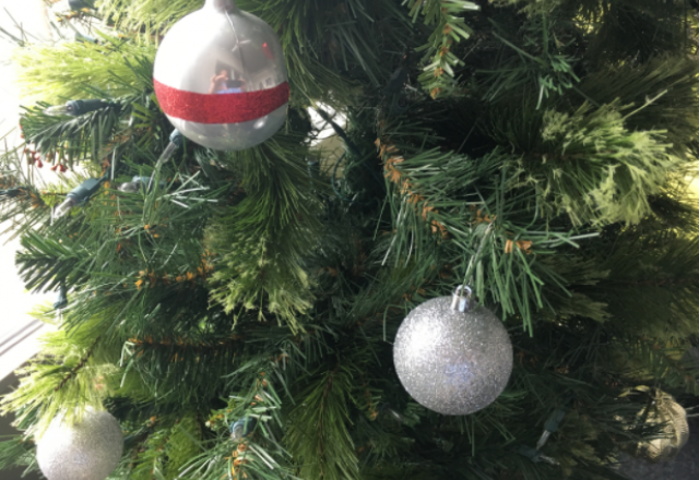 Συμβουλές για τον ξεστολισμό του χριστουγεννιάτικου δέντρου