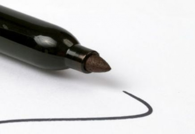 Πως να αφαιρέσετε μαρκαδόρο από κάθε (σχεδόν) επιφάνεια