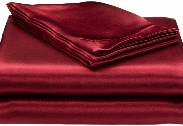 Καθαρισμός σατινέ ρούχων και σεντονιών